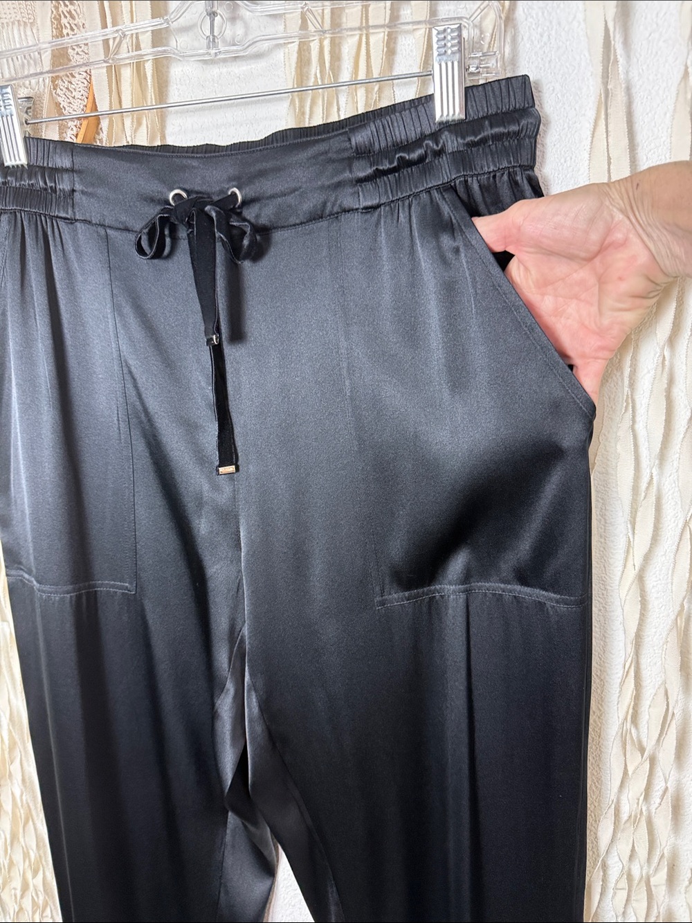 CAMI NYC Black Silk Elsie Cargo Jogger Size Small - Picture 3 of 12